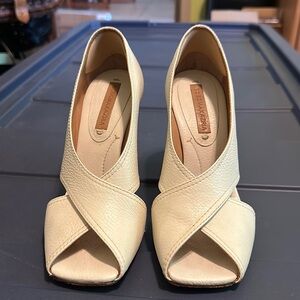 BCBG wedges